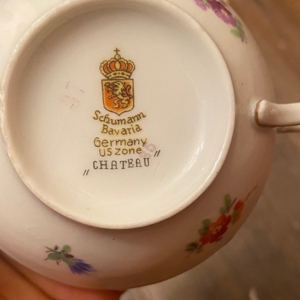 Chateau Floral Mug with Gold Trim - Picture 2 of 8